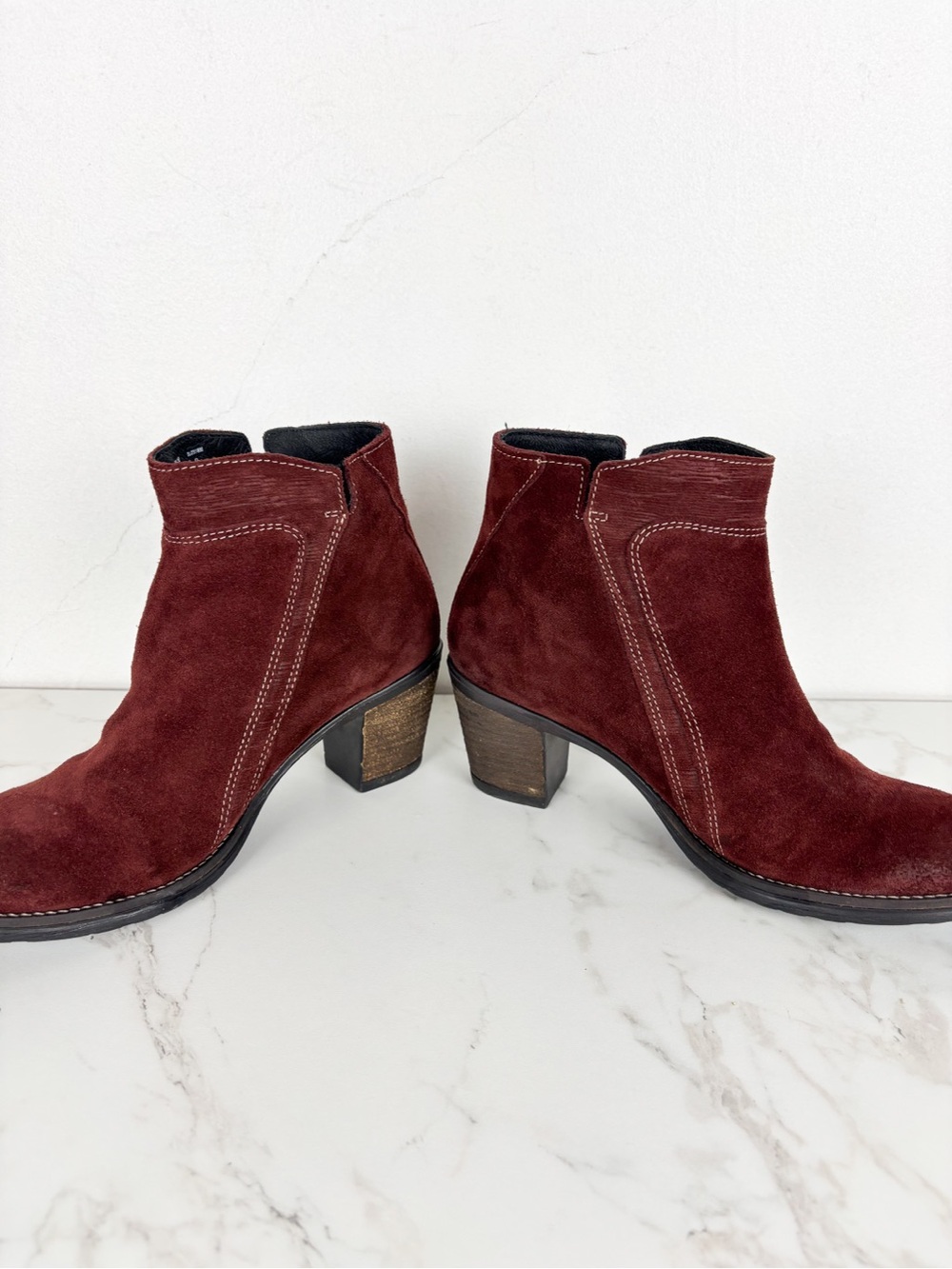 Taos Dillie Comfortable Wine Suede Ankle Booties Sz 8/8.5 - Picture 6 of 12